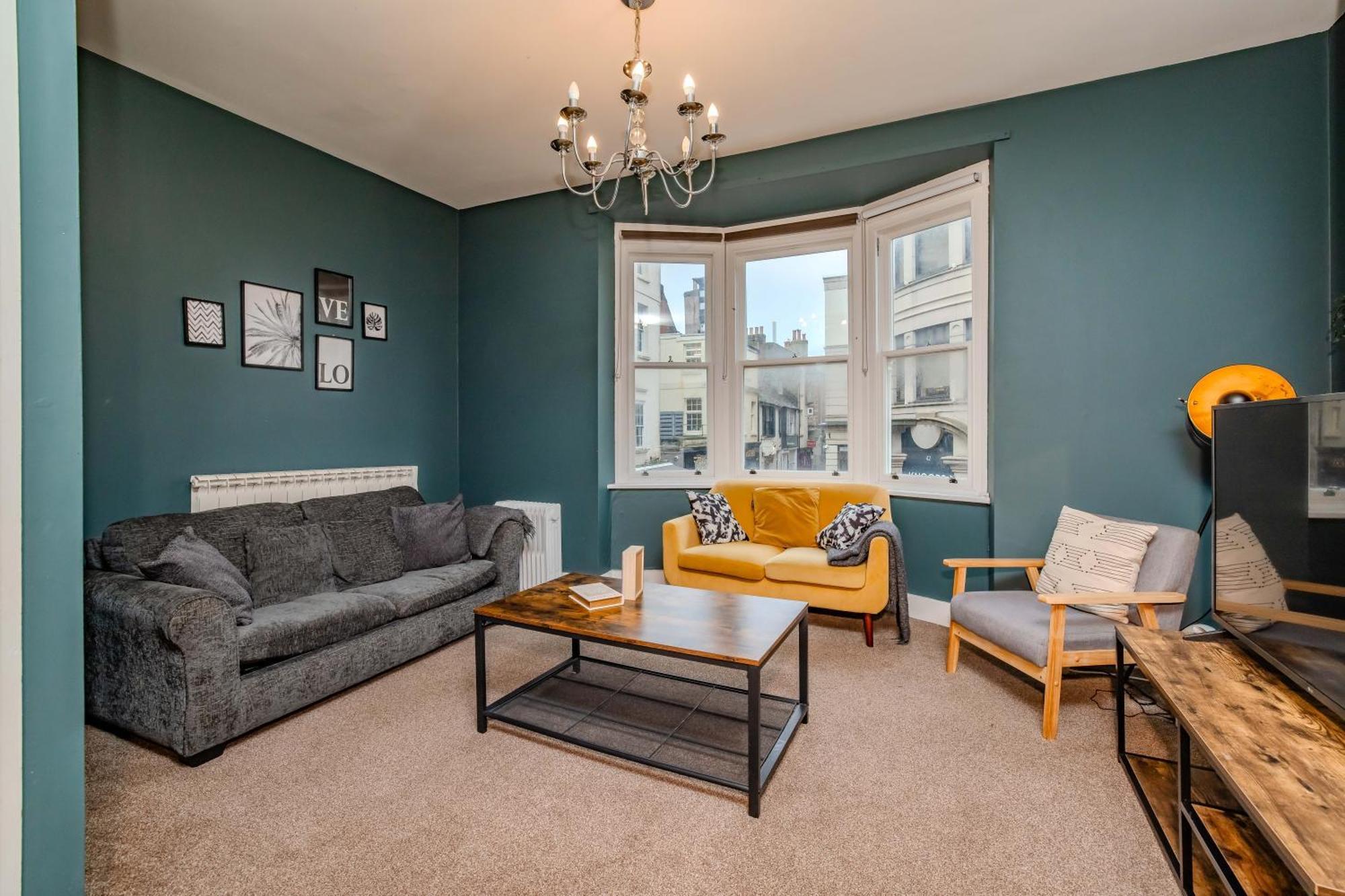 Three Bedroom Flat I Sleep Upto 9 Guests *