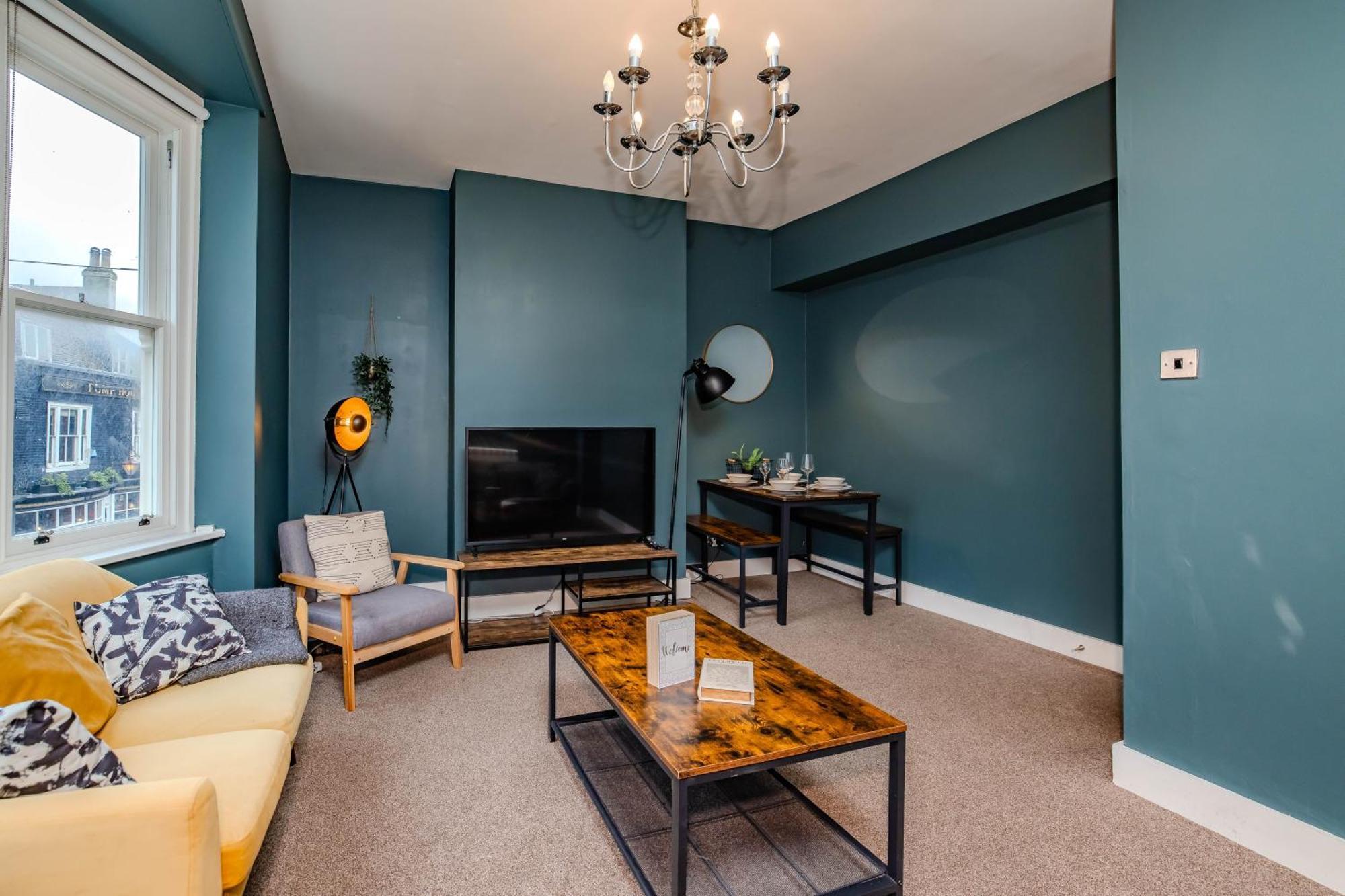 Three Bedroom Flat I Sleep Upto 9 Guests Brighton
